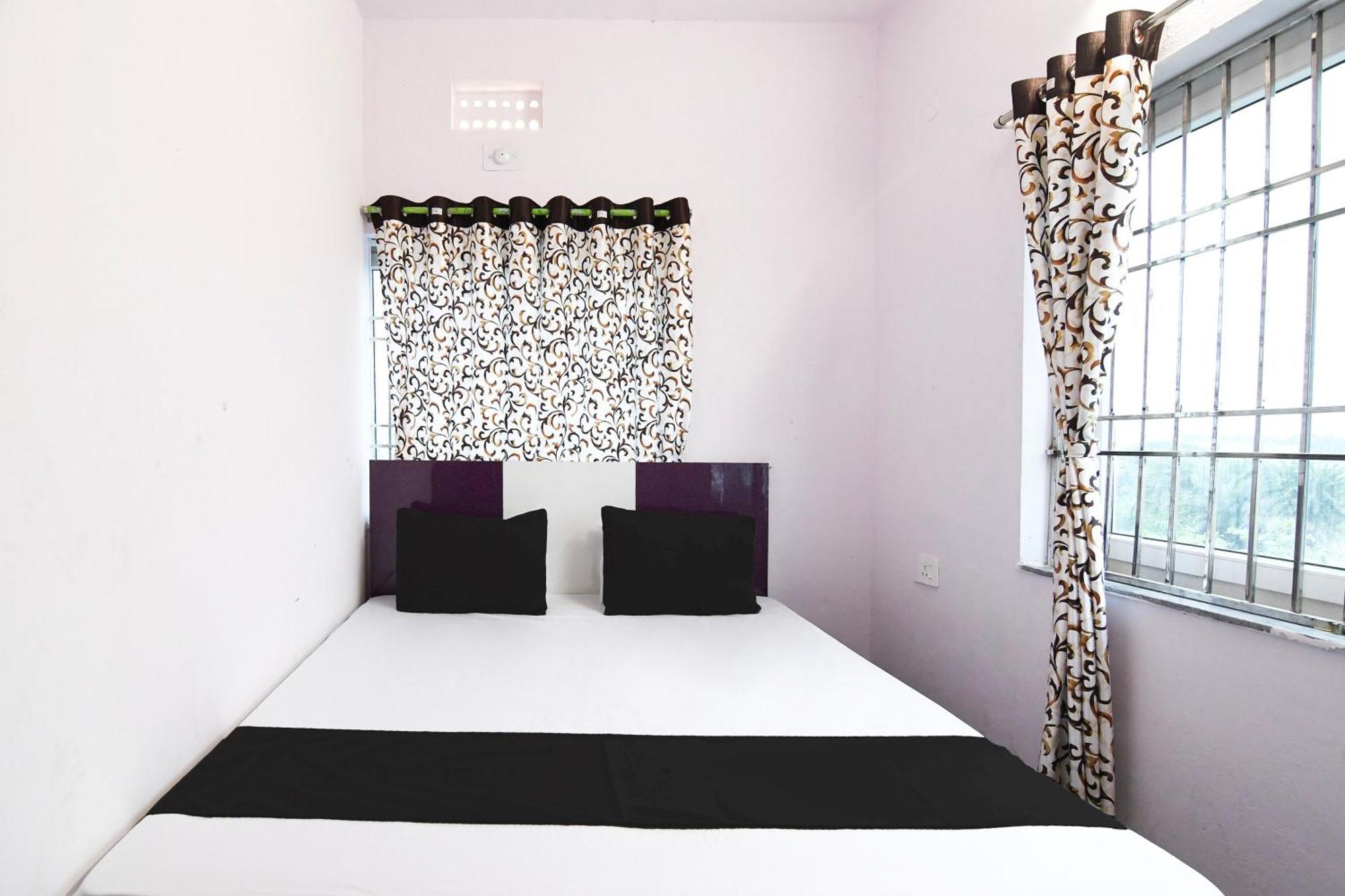 Hotel O Silk City Palace Brahmapur Bagian luar foto