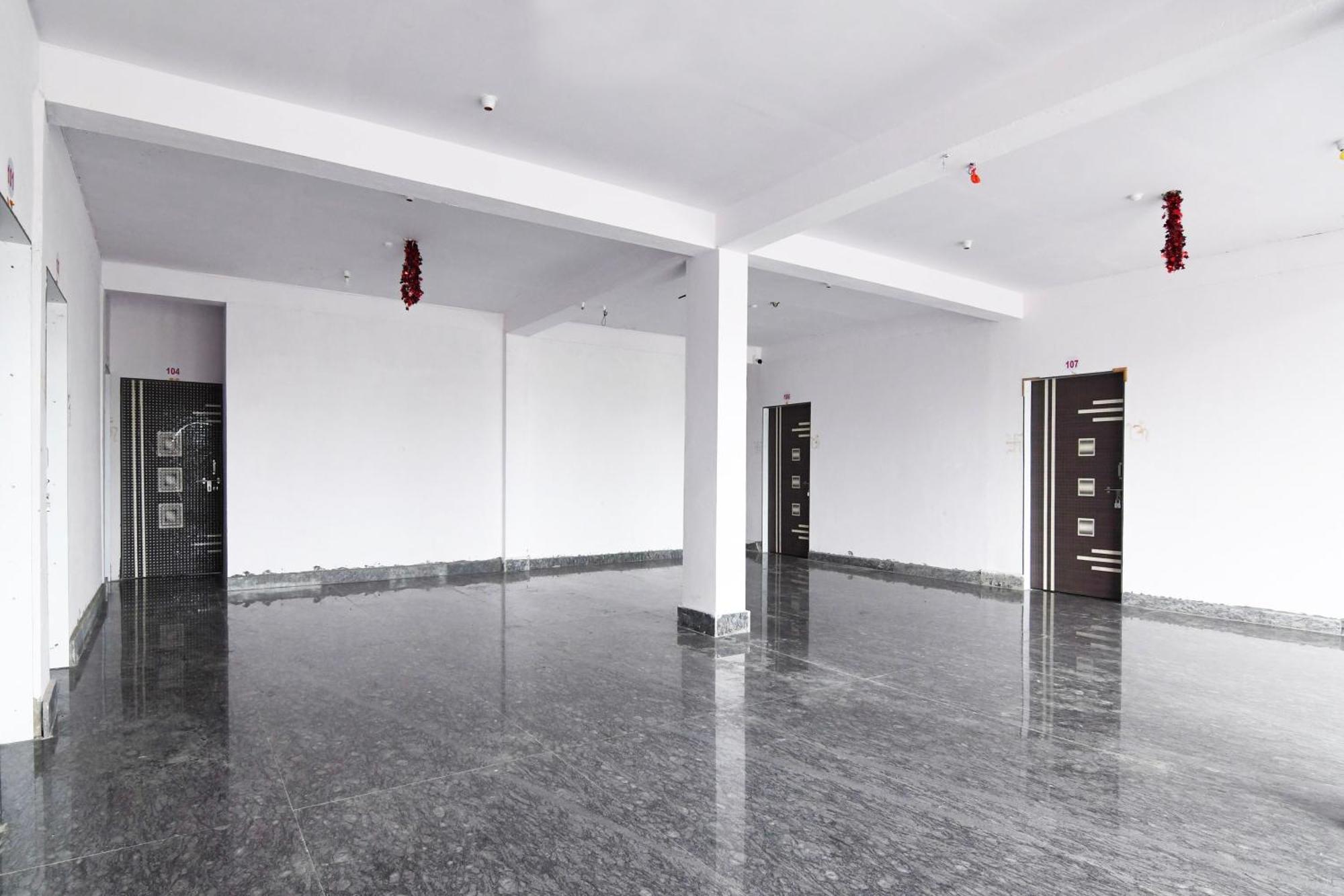 Hotel O Silk City Palace Brahmapur Bagian luar foto
