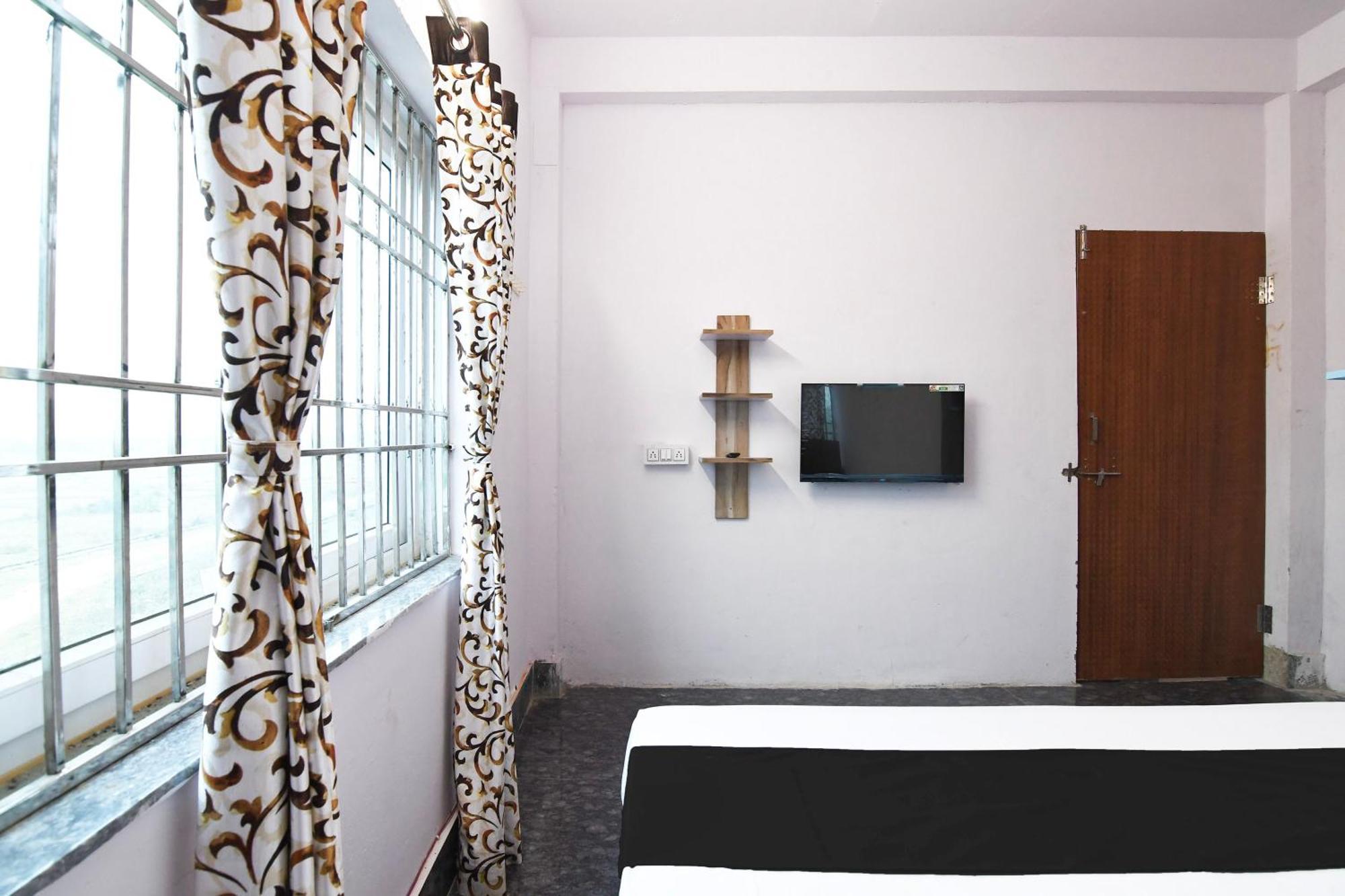 Hotel O Silk City Palace Brahmapur Bagian luar foto