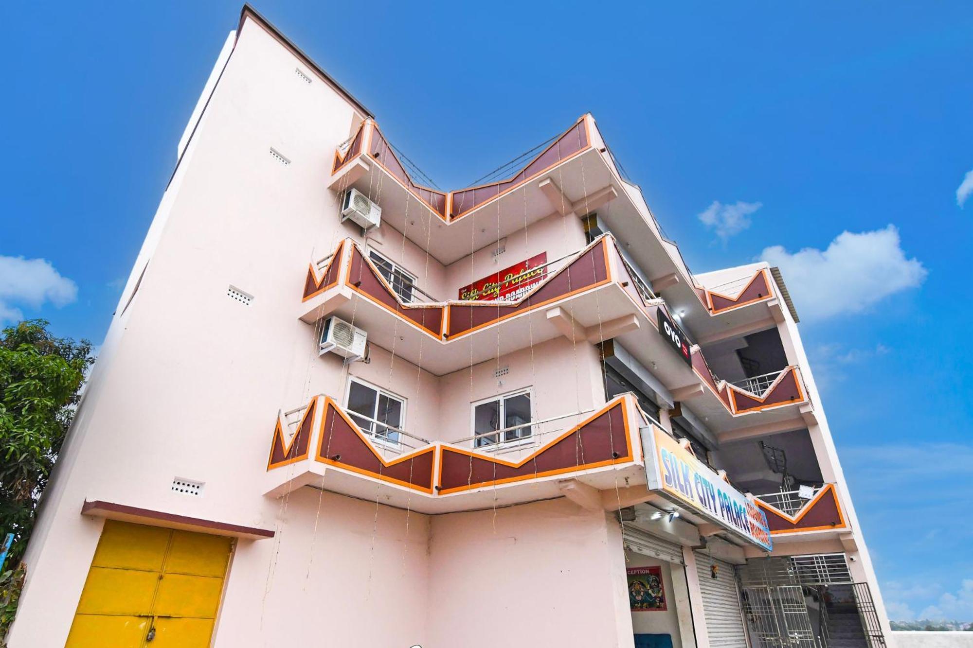 Hotel O Silk City Palace Brahmapur Bagian luar foto